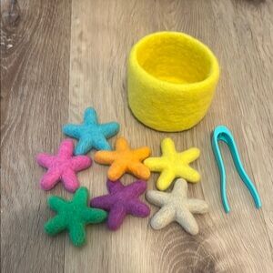 Lovevery Pincer grasp activity